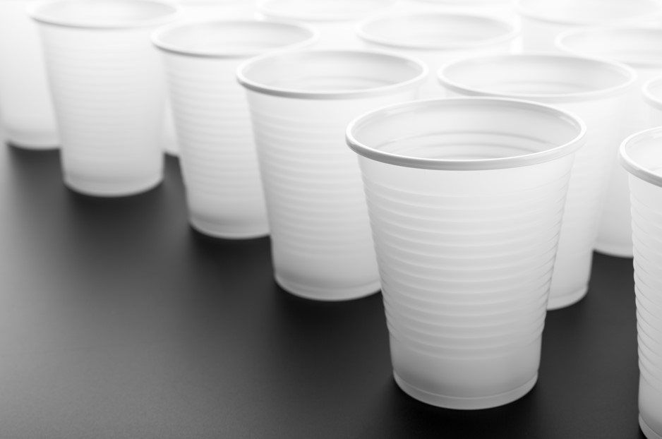 Copos, pratos, talheres e outros: o checklist ideal para eventos em casa